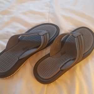 Bass Flip Flops